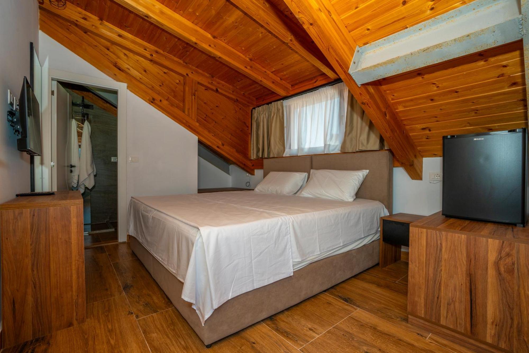 Gjuhadoli Hotel Restaurant Shkodër Dış mekan fotoğraf
