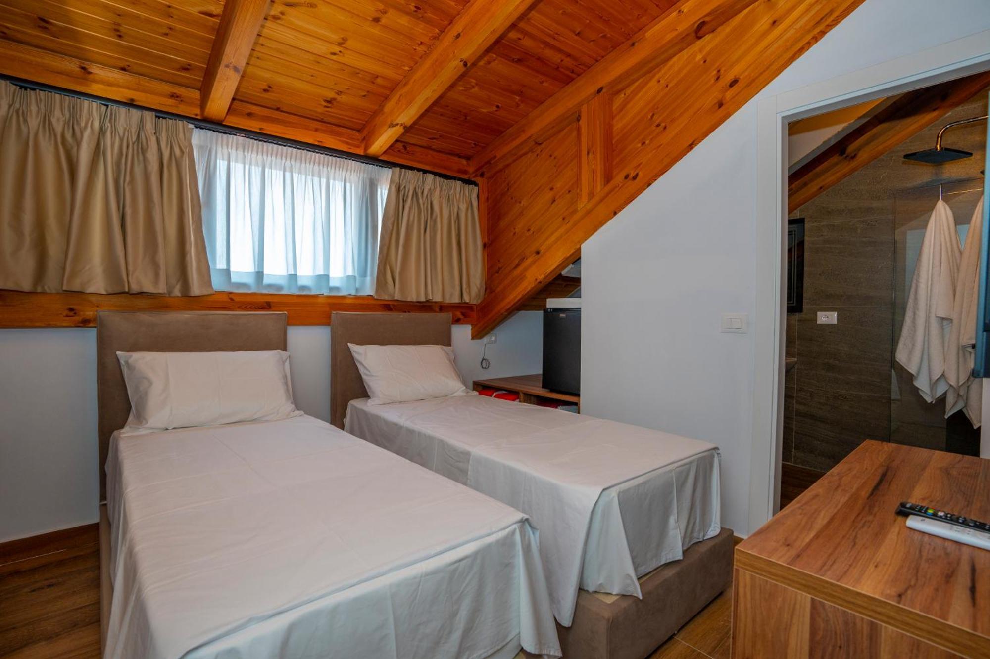 Gjuhadoli Hotel Restaurant Shkodër Dış mekan fotoğraf