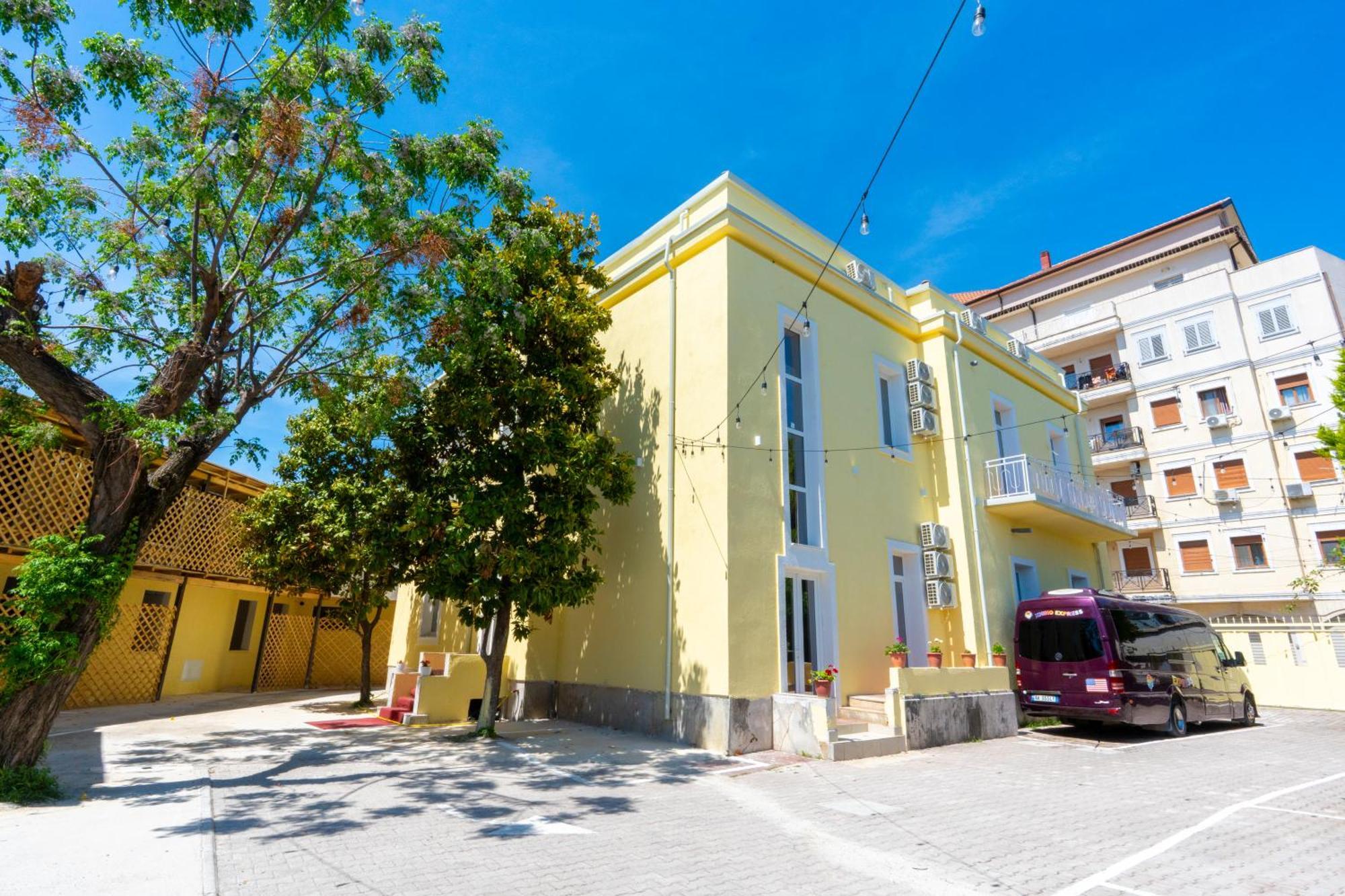 Gjuhadoli Hotel Restaurant Shkodër Dış mekan fotoğraf