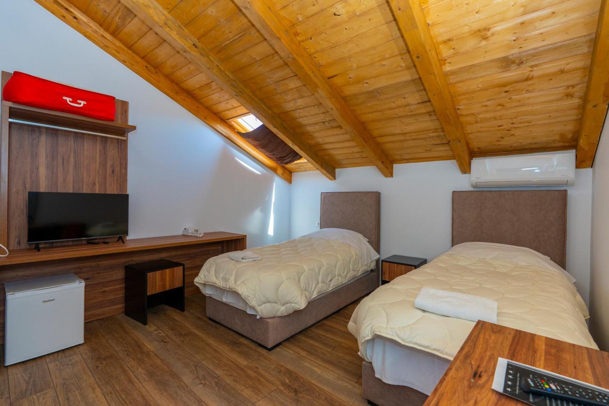 Gjuhadoli Hotel Restaurant Shkodër Dış mekan fotoğraf