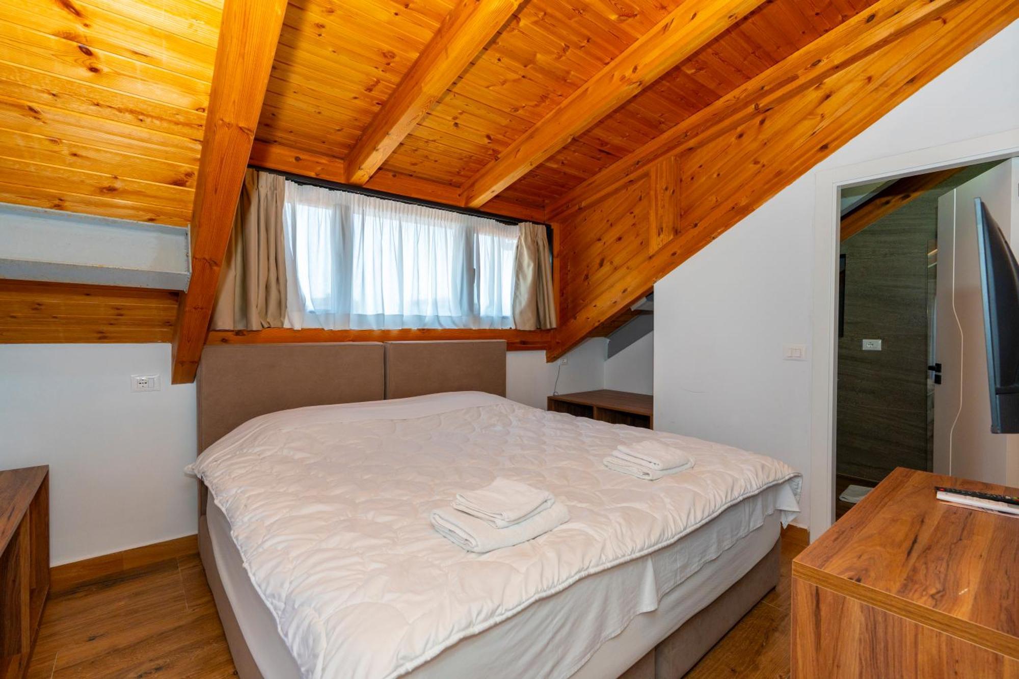 Gjuhadoli Hotel Restaurant Shkodër Dış mekan fotoğraf